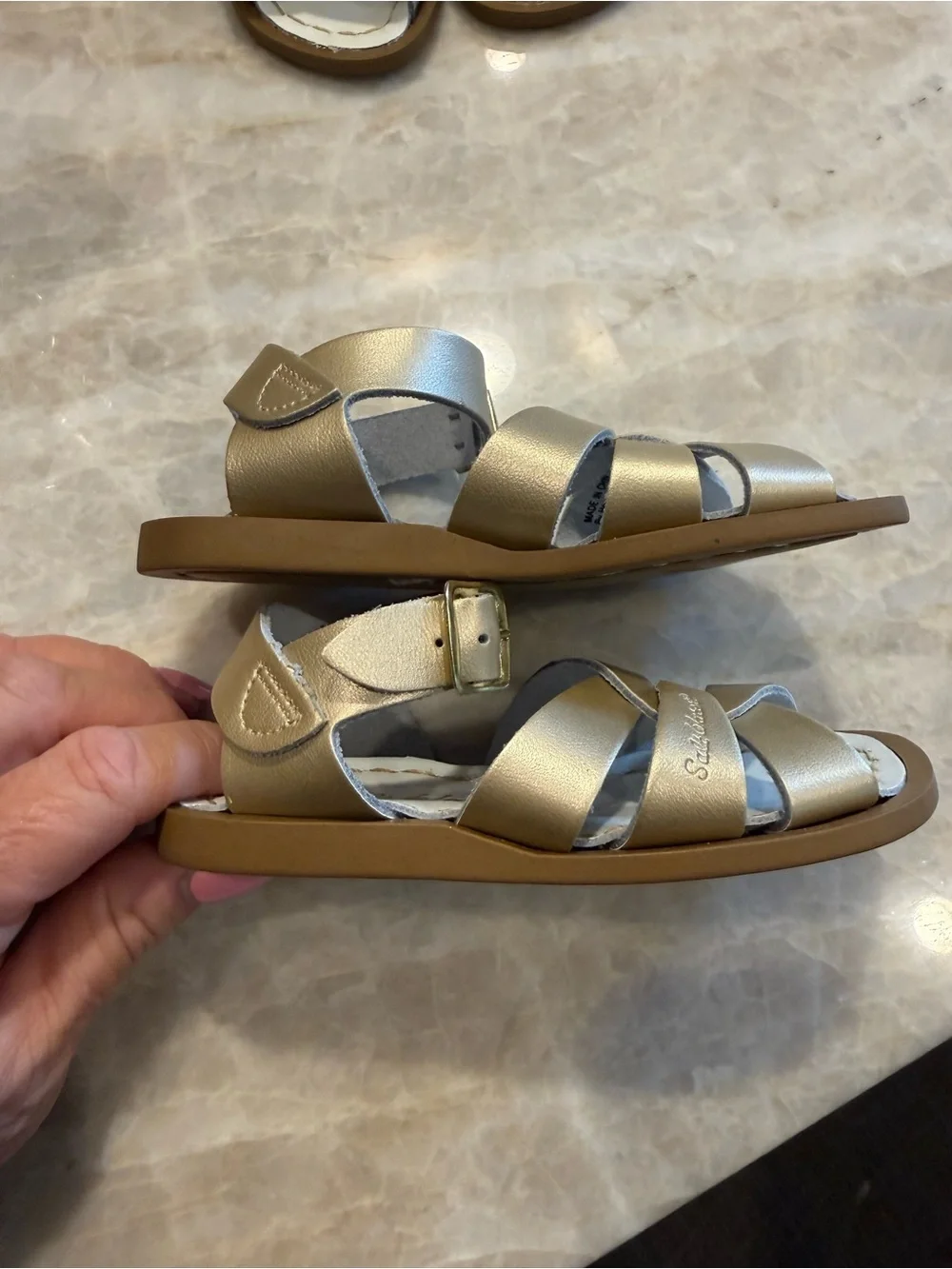 Saltwater “Original “ Sandal by Hoy in Little Girl’s Size 7 NWT